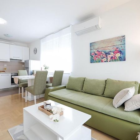 Cozy Niko Apartment - Private Parking And Balcony Zara Esterno foto