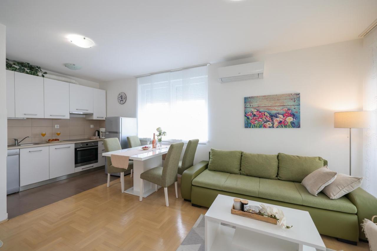 Cozy Niko Apartment - Private Parking And Balcony Zara Esterno foto